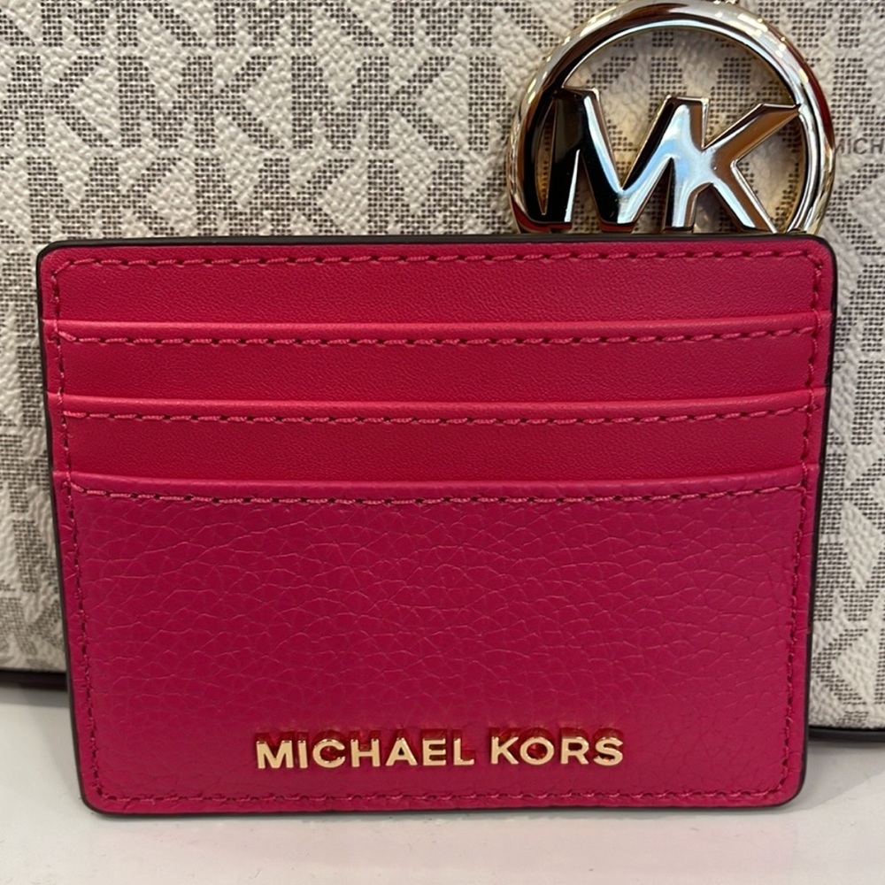 MICHAEL KORS
Large Pebbled Leather Card Holder Case
Electric Pink 
NWT